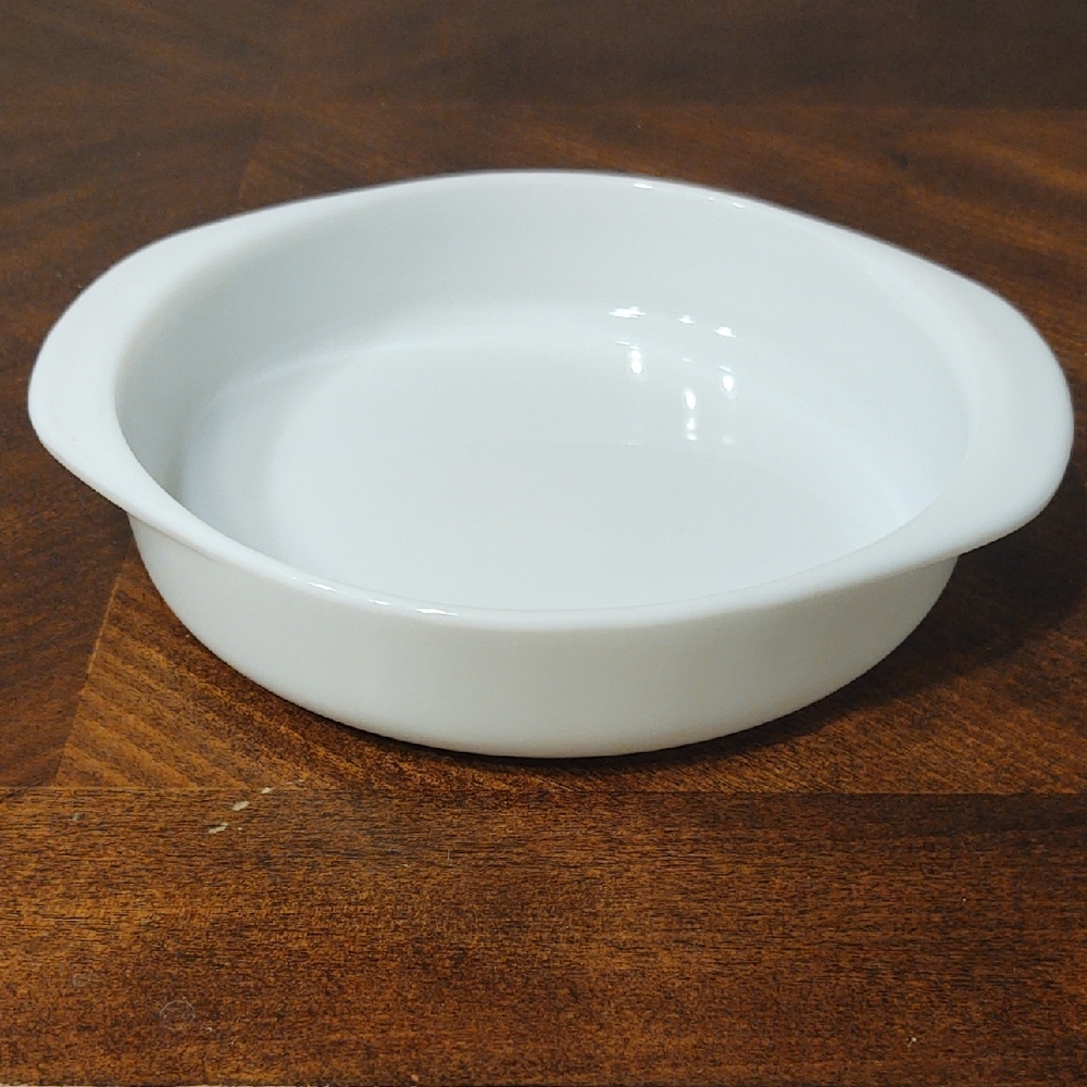 Vintage Pyrex All White Cake Pan